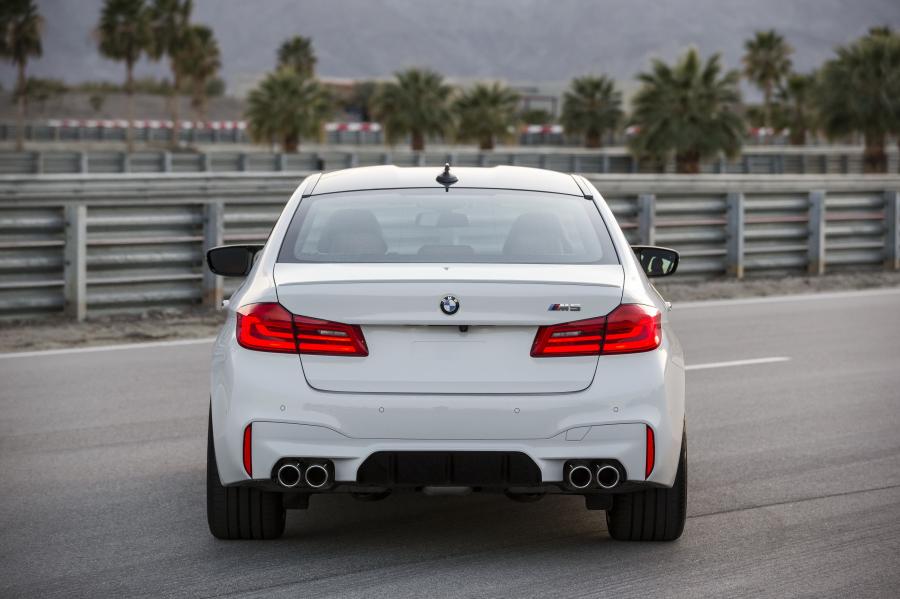  BMW M5 (F90) 2018 года  (NA) (фото 3 из 40)
